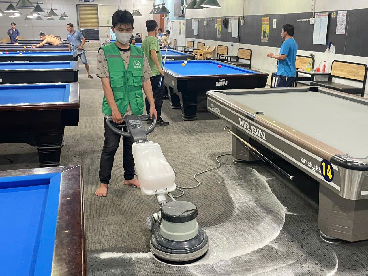 Chà bề mặt thảm