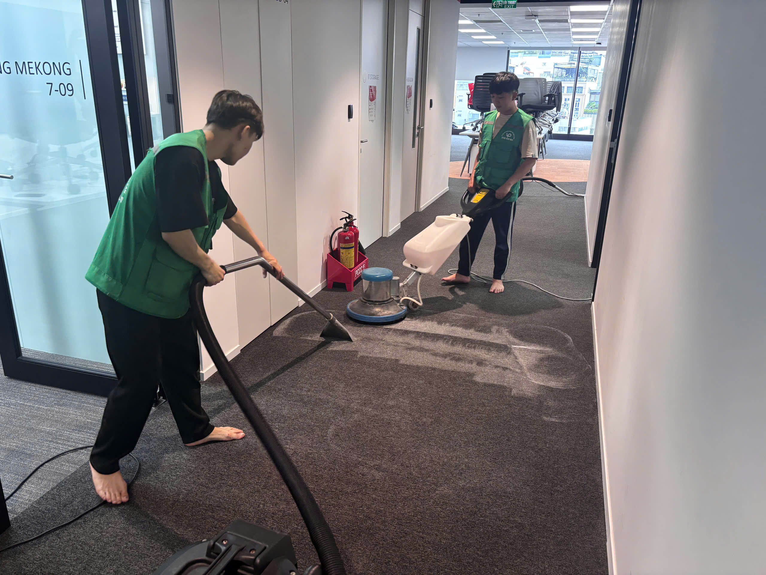 Dịch vụ giặt thảm văn phòng trong mùa đông tại Việt Phát Clean
