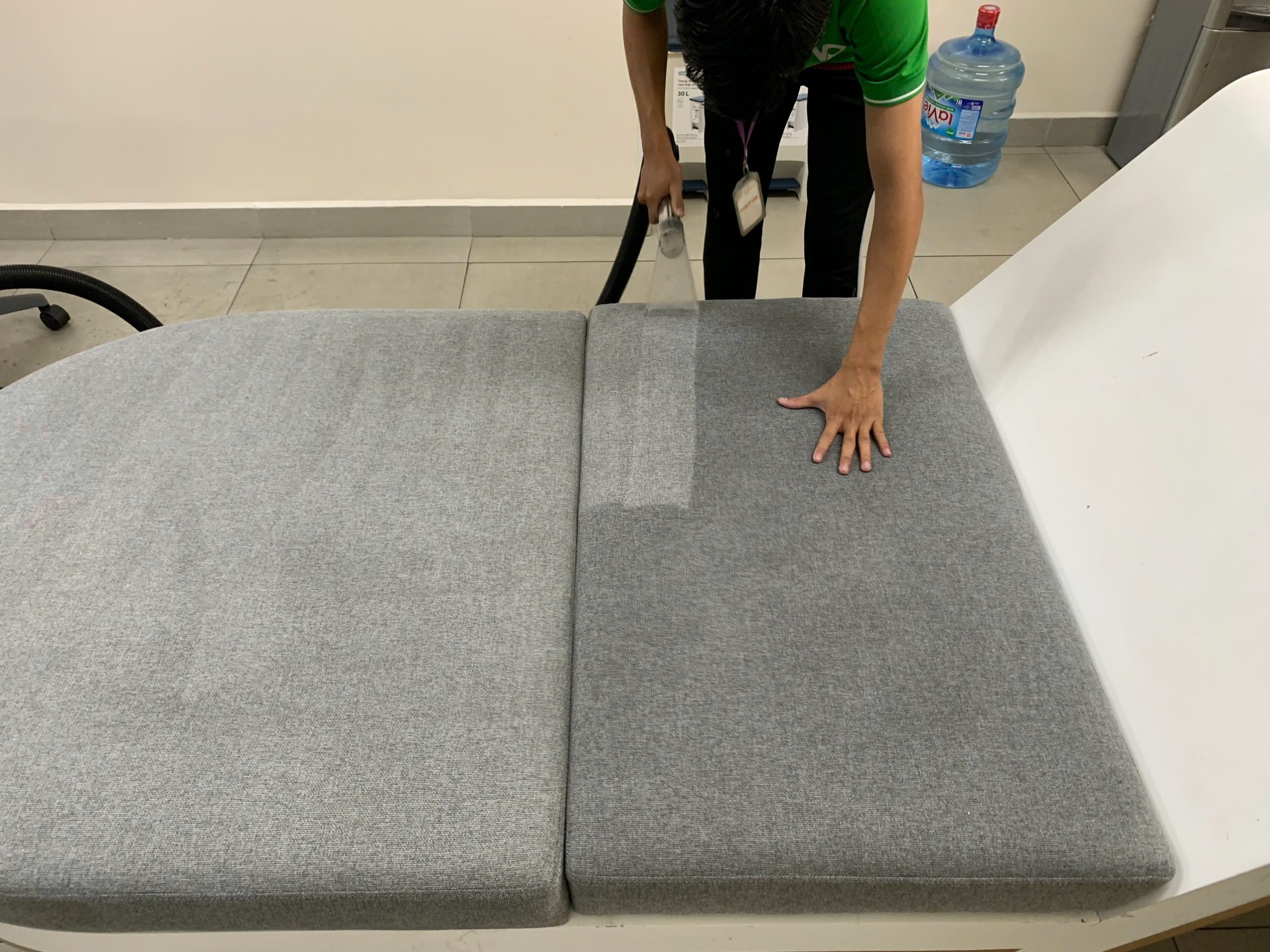 Dịch vụ giặt ghế sofa phường Bình Tiên sử dụng dung dịch an toàn với sức khỏe