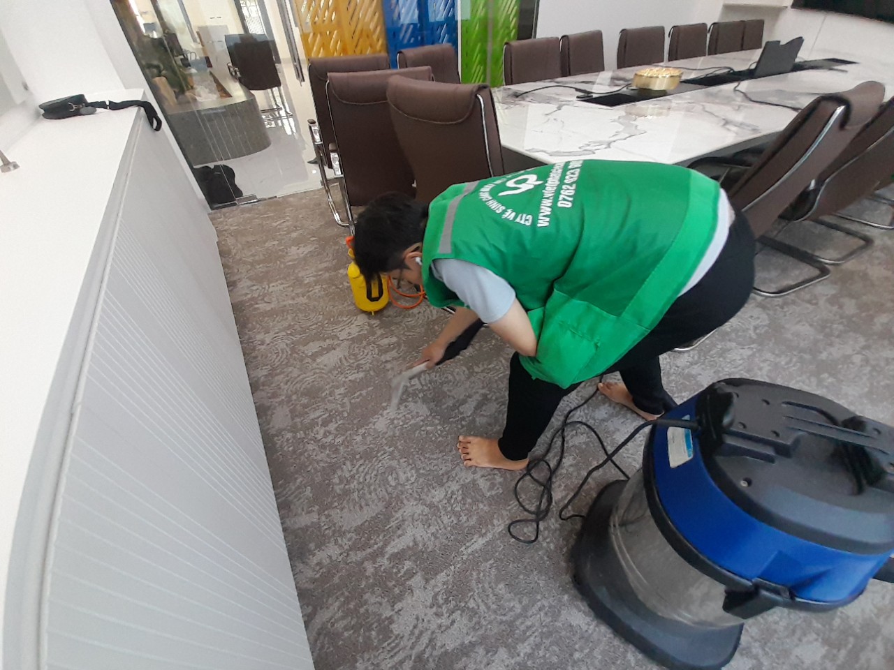 Dịch vụ giặt thảm văn phòng tại quận 4 an toàn, hiệu quả