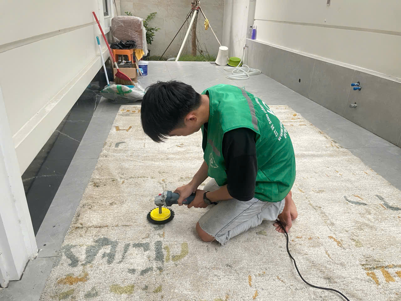 Dịch vụ giặt thảm phường Chánh Hưng của Việt Phát Clean