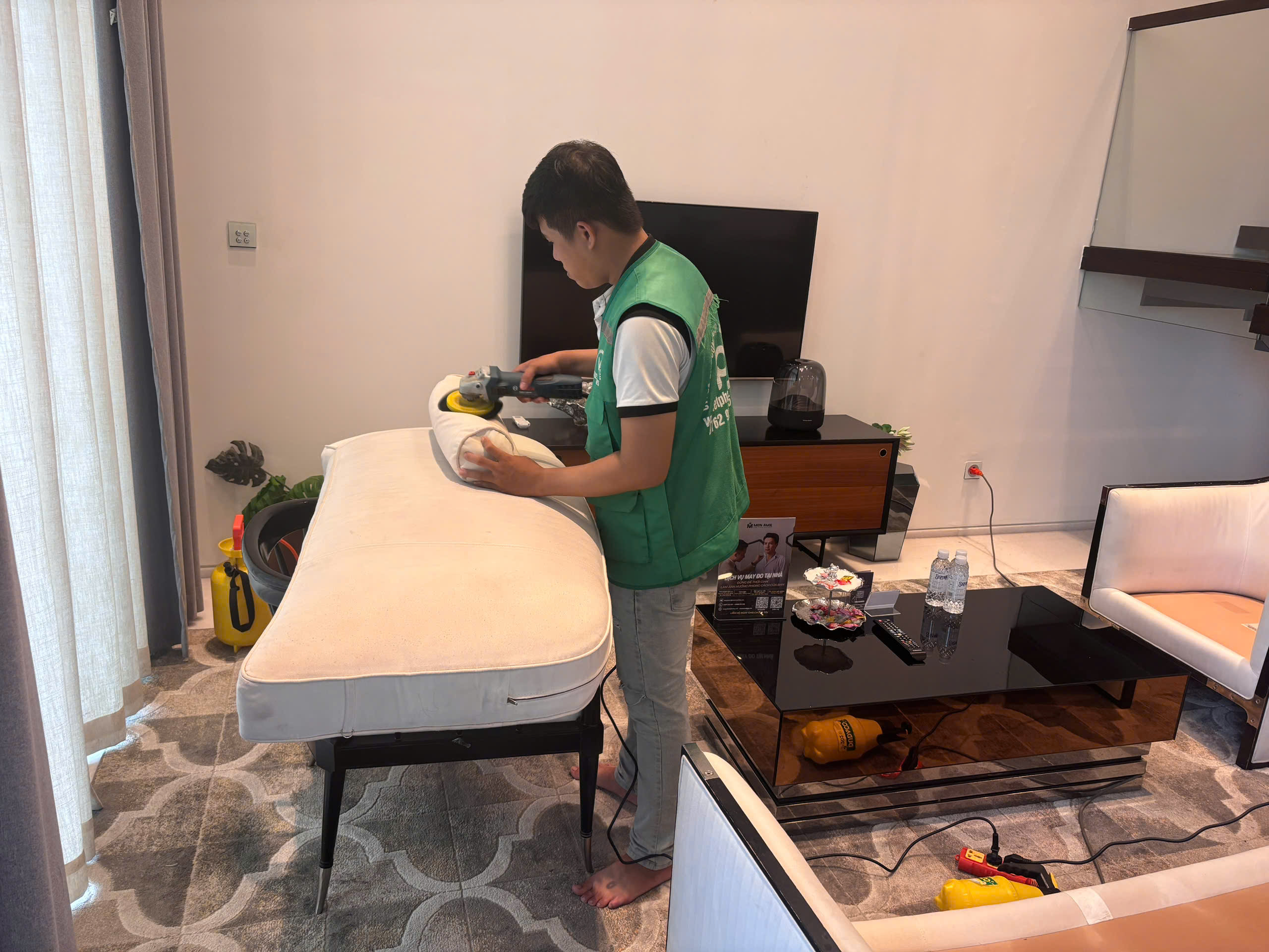 Việt Phát Clean - Đơn vị vệ sinh sofa phường Bình Tây chất lượng, sạch sâu