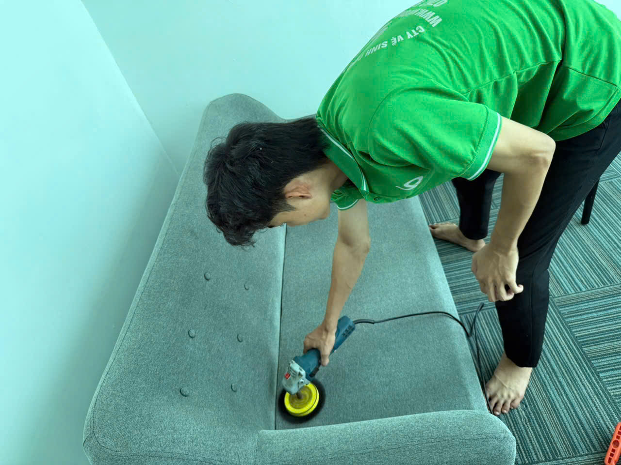 Việt Phát Clean cung cấp dịch vụ giặt ghế sofa quận Tân Phú