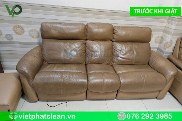 Sofa da trước khi sử dụng dịch vụ vệ sinh của Việt Phát Clean